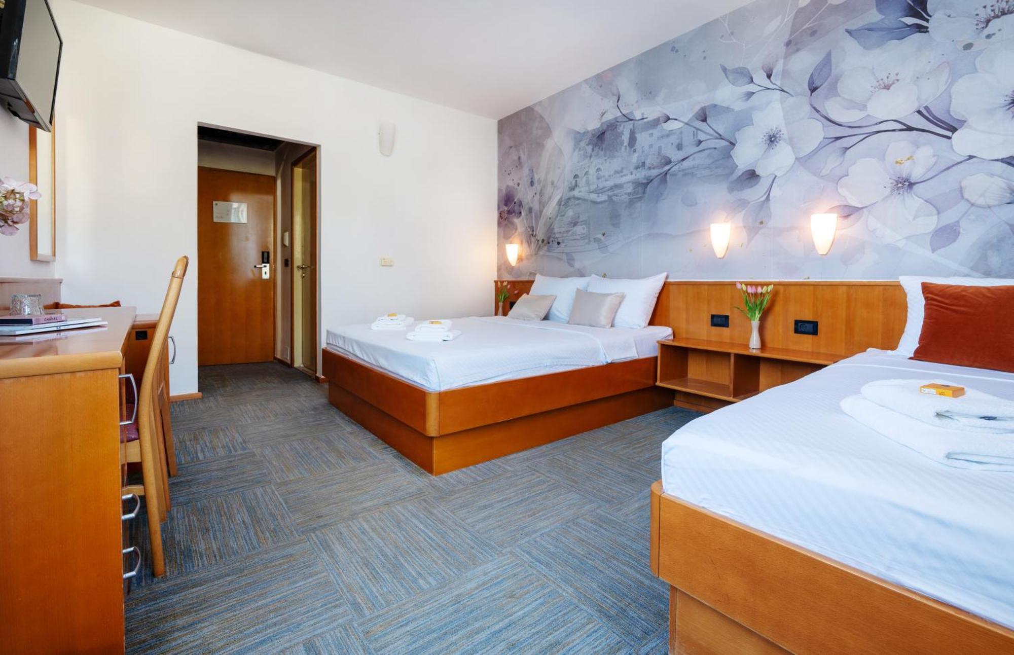 Newly Renovated Hotel Kastil โบล ห้อง รูปภาพ