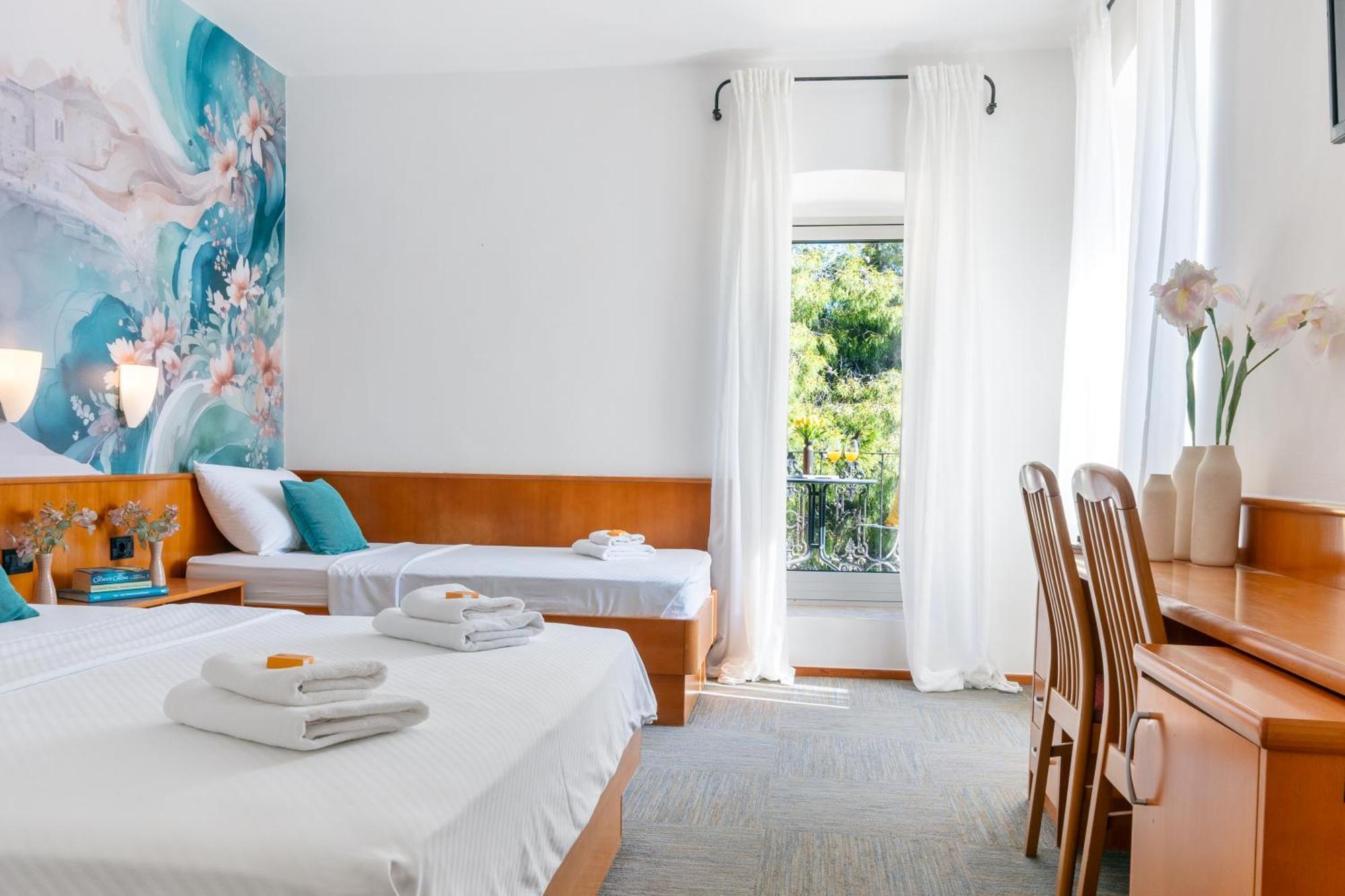 Newly Renovated Hotel Kastil โบล ห้อง รูปภาพ