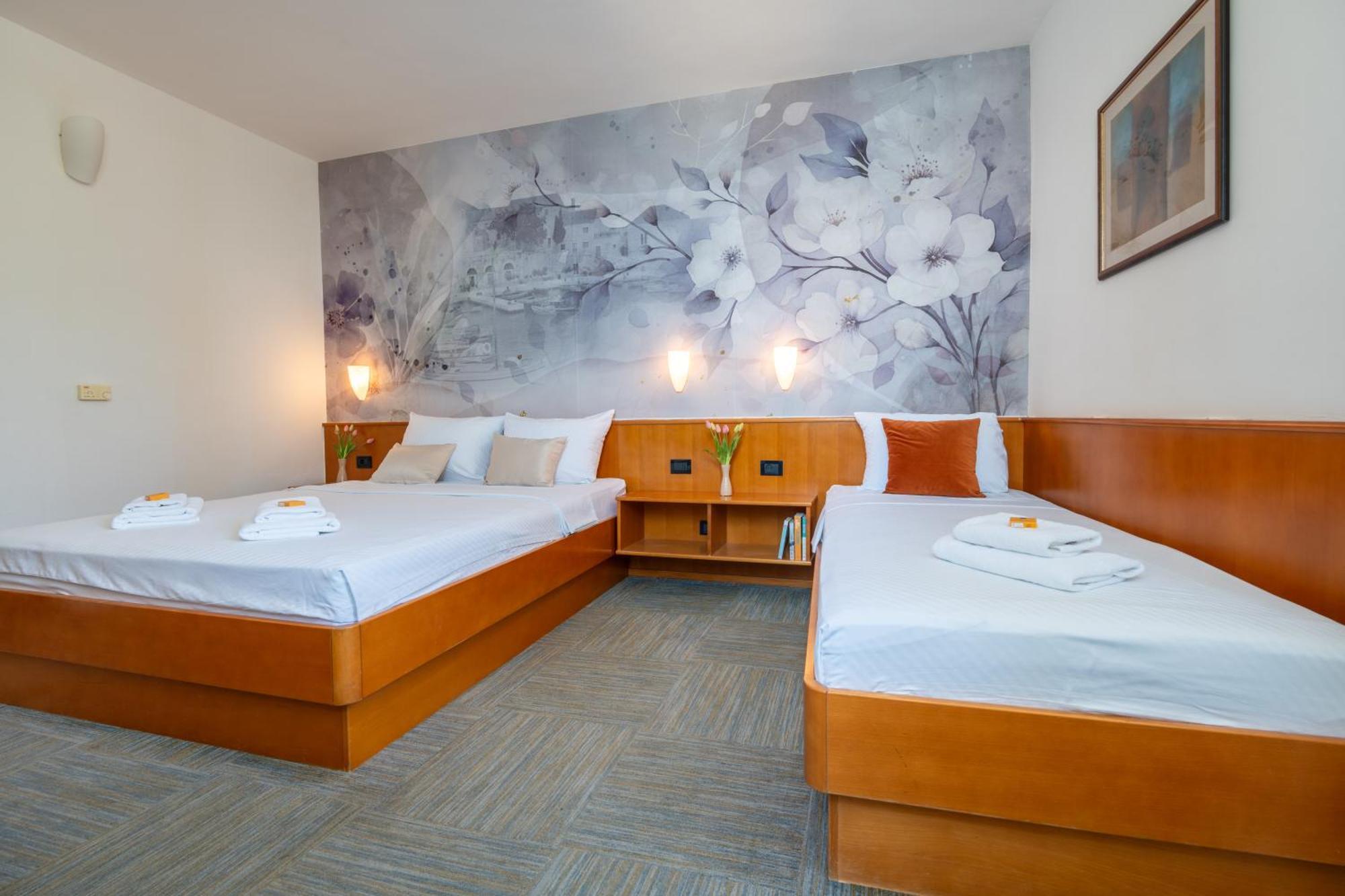 Newly Renovated Hotel Kastil โบล ห้อง รูปภาพ