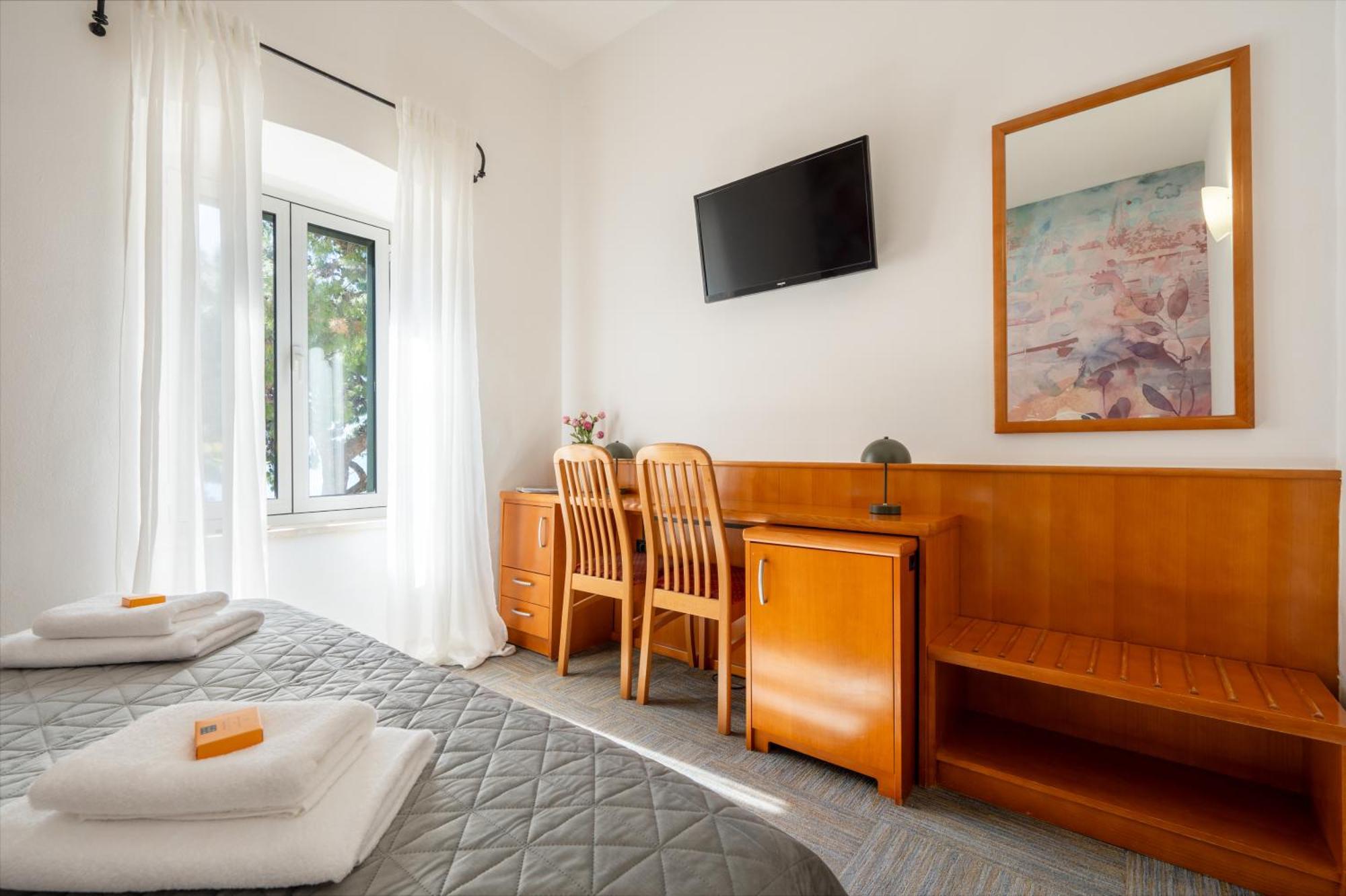 Newly Renovated Hotel Kastil โบล ห้อง รูปภาพ