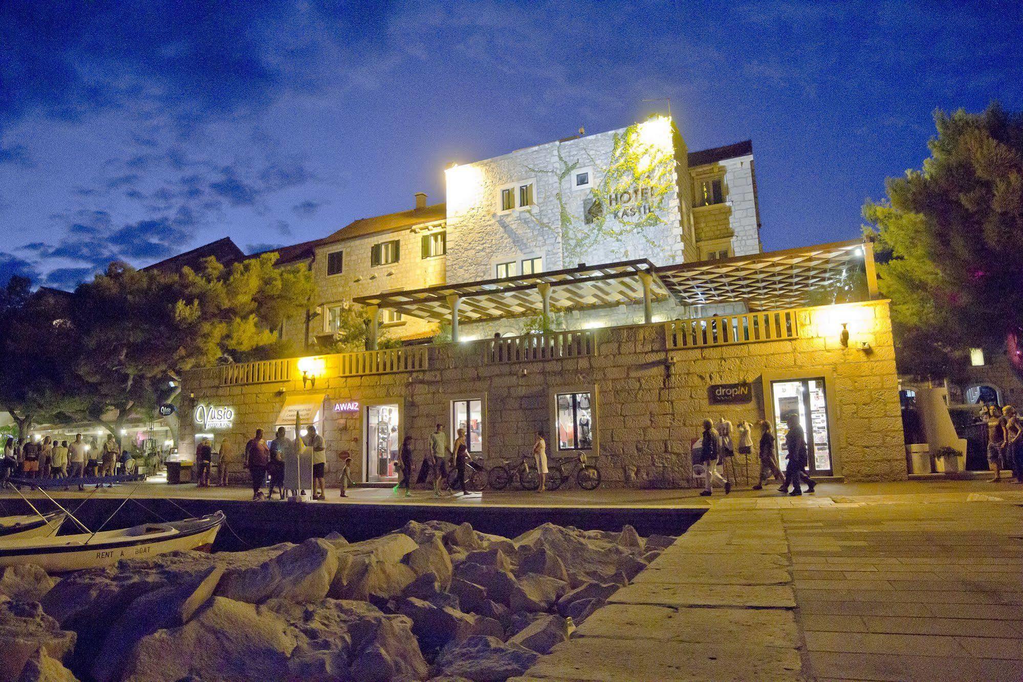 Newly Renovated Hotel Kastil โบล ภายนอก รูปภาพ
